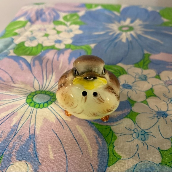 Vintage Baby bird salt and pepper shakers fat little birds - Picture 6 of 10